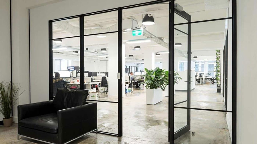 Các loại cửa đi nhôm kính văn phòng có thiết kế độc đáo nhất năm 2021
